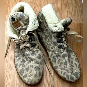 Tom’s Leopard Print Booties